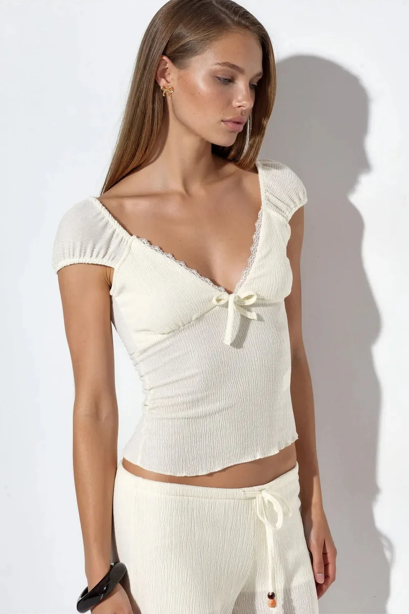 بوسيم BUSEM Fitted Ribbed Crop Blouse With Tie Detail