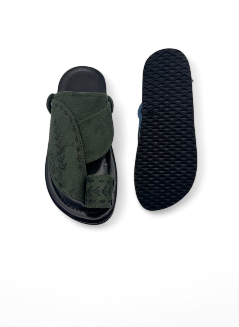 AL Fanoos Classic Arabic Slippers  - Image 4