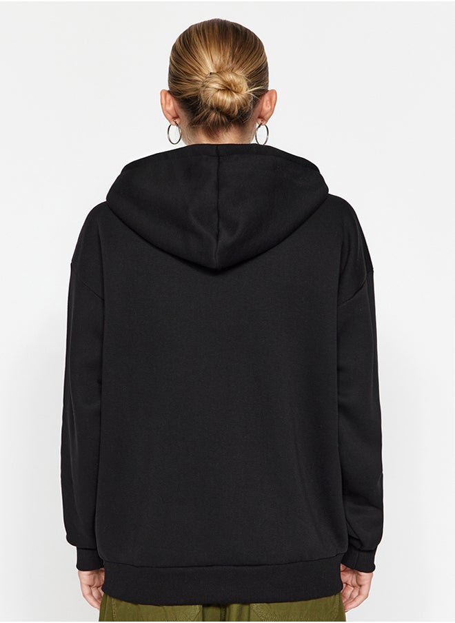 trendyol Black Thick Fleece Inside, Pocket Detailed Hooded Regular/Regular Knitted Sweatshirt TWOAW24SW00075.  - Image 5