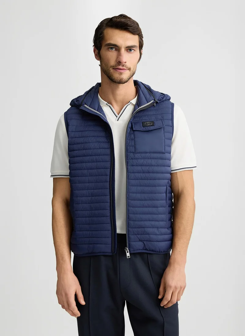 ليو جو Vest with Detachable Hood