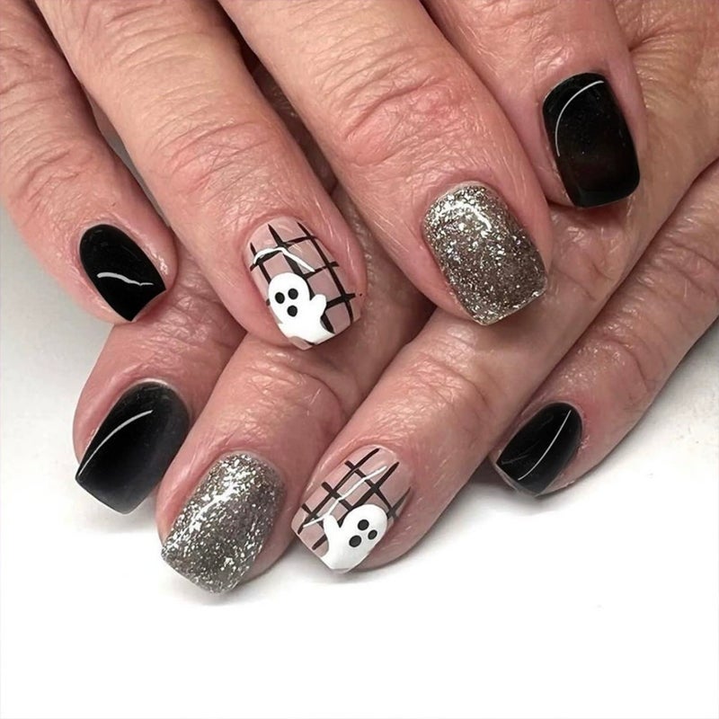 أظافر لصق مربعة سوداء لامعة بأطراف متلألئة - Image 1