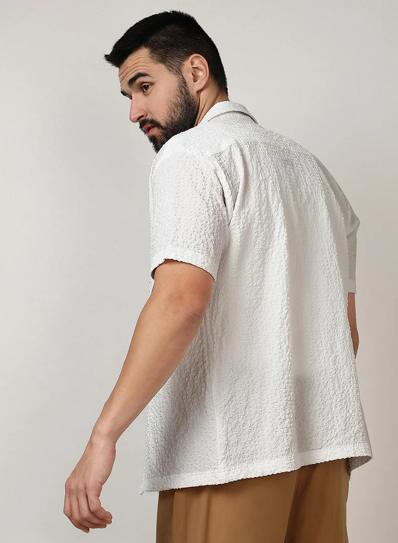 Campus Sutra Campus Sutra Men's Chalk White Micro Creased Shirt For Casual Wear | Spread Collar | Short Sleeve | Button Closure | Shirt Crafted With Comfort Fit For Everyday Wear