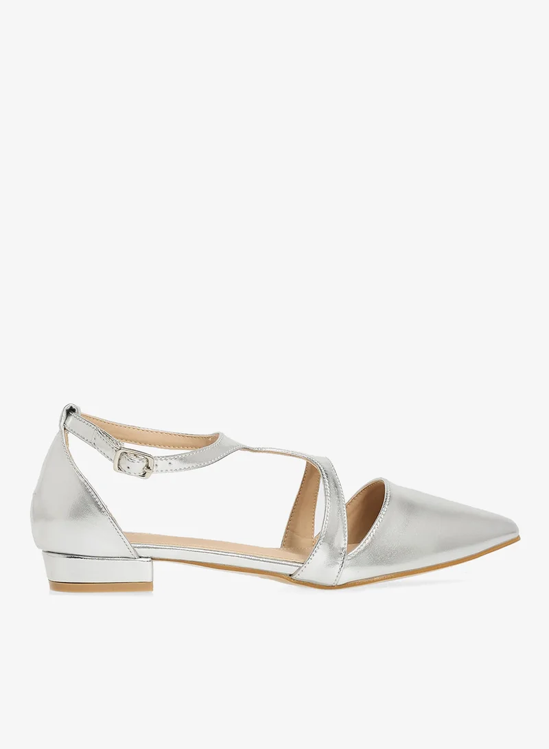 جينجر فلات مدبب بحزام للكاحل