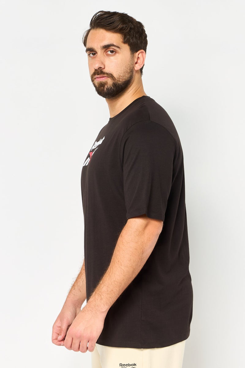 Reebok تي شيرت رياضي للرجال بأكمام قصيرة مناسب في الهواء الطلق، أسود - Image 4