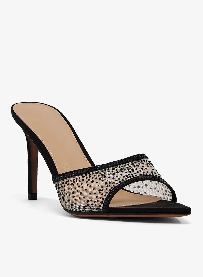 خزانة صنادل بكعب عالٍ مزينة بتفاصيل أحجار الراين الشبكية