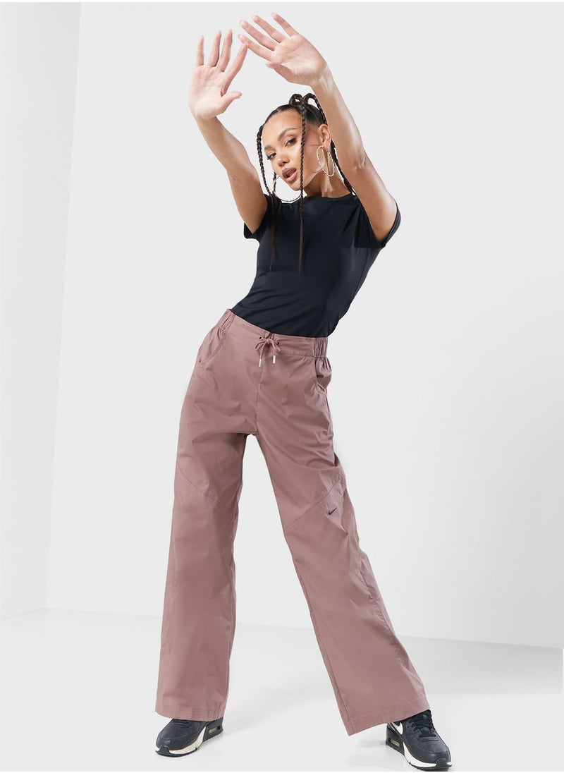 Nsw Essential Woven High Rise Open Hem Pants - pzsku/ZD86855E74A3AC5684FBEZ/45/_/1706559748/0a6c990c-1e79-479b-bb9b-4fe930d67791