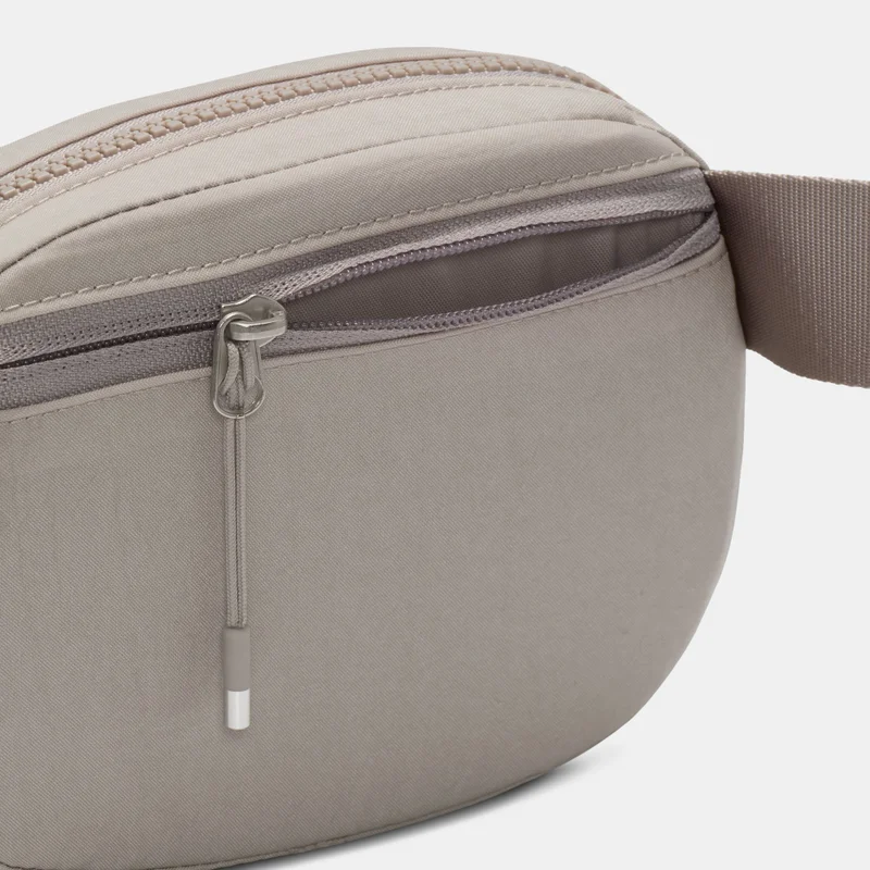 Nike Aura Crossbody Bag