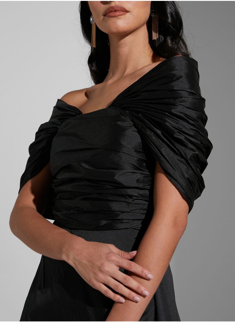 نمشي x فستان بأكتاف مزمومة  - Image 3
