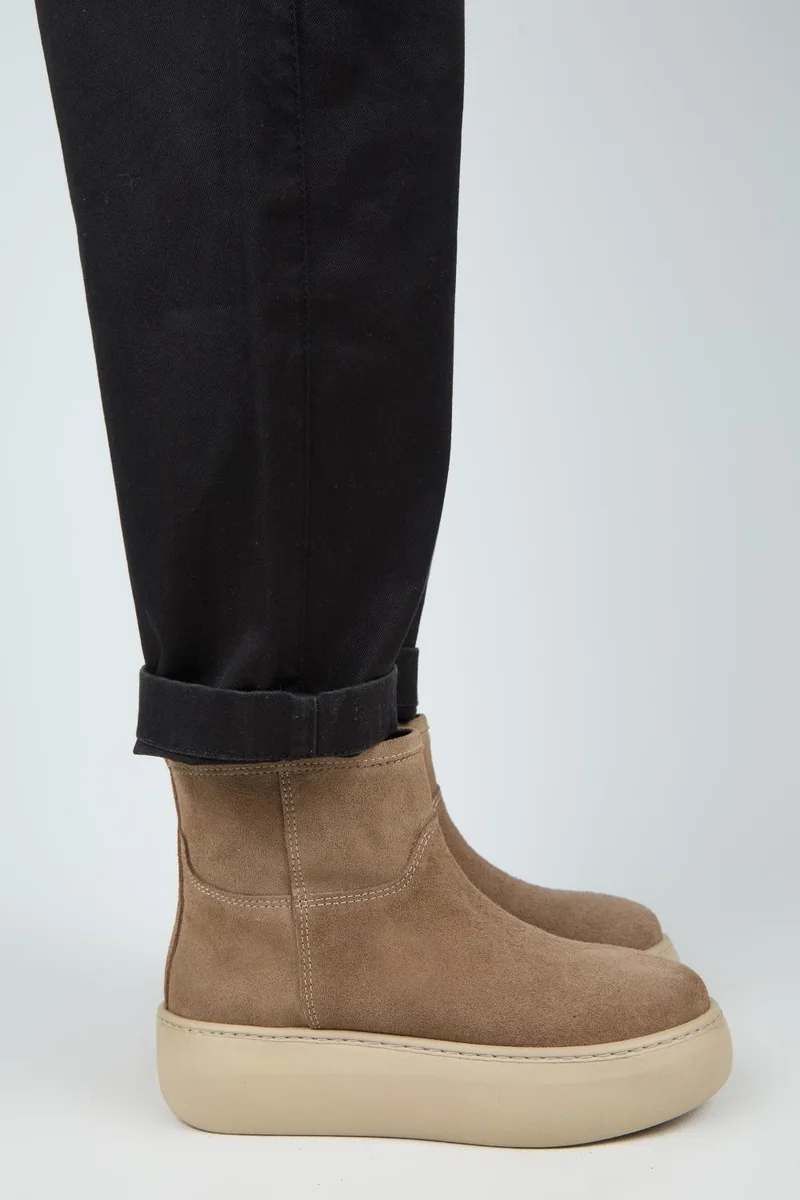 مانجيرو أحذية مانيجيرو جيما النسائية المسطحة المصنوعة من الجلد الطبيعي والمبطنة بفرو المنك