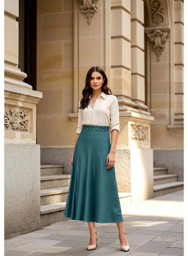 سبلاش فيڤ تنورة ميدي ساتان بتفاصيل خصر مضفرة