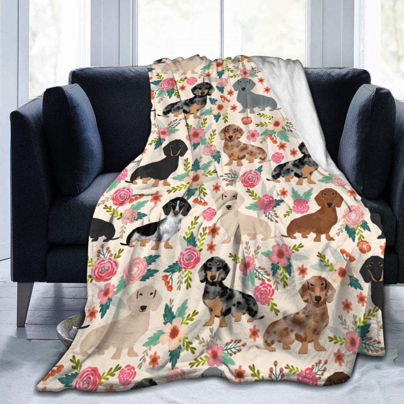 Majoug Cute Dachshund Pattern Sausage Pattern Throw Blanket Soft Lightweight Cozy Premium Flannel Warm Bed Blanket for Bedroom Living Couch All Seasons 50X40