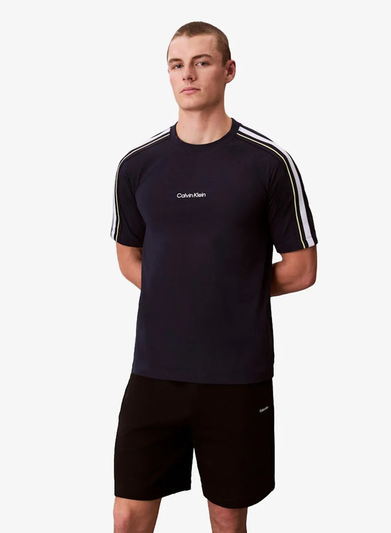 كالفن كلاين سبورت تيشيرت بشريط شعار أساسي