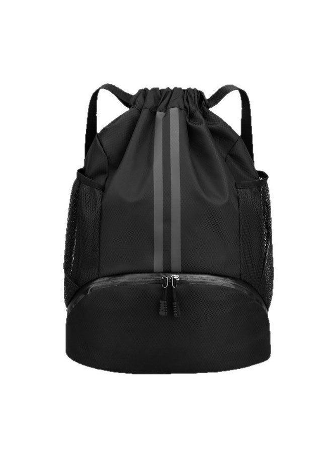 PYC حقيبة رياضية بسحاب للرجال، حقيبة ظهر مقاومة للماء للنساء، حقيبة سباحة مع قسم للأحذية، حقيبة رياضية بسحب للحذاء لكرة القدم وكرة السلة (أسود) - Image 1