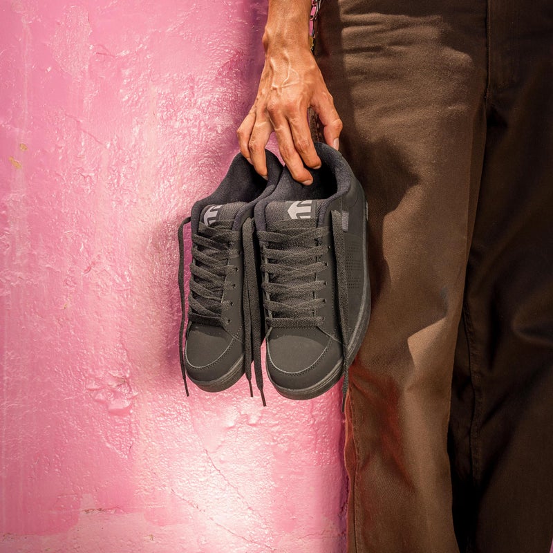 Etnies حذاء التزلج للرجال من إتنيز كينغ بن الكلاسيكي المريح والمتين مع نعل داخلي من EVA مقطوع بالليزر - أسود/أسود - 7.5 - Image 5