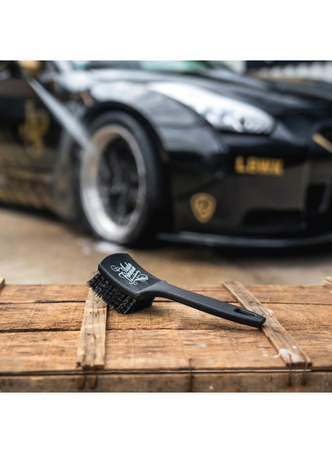 أوتو فينيس فرشاة تنظيف المطاط أوتو فينيس - فرشاة تنظيف الإطارات والمطاط الفاخرة | شعيرات متينة لتنظيف الإطارات والأجزاء المطاطية وسجاد الأرضيات بعمق | أداة تنظيف احترافية - Image 5