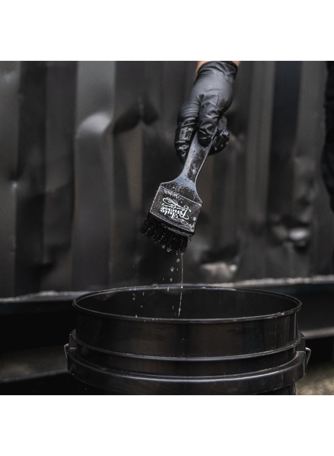 أوتو فينيس فرشاة تنظيف المطاط أوتو فينيس - فرشاة تنظيف الإطارات والمطاط الفاخرة | شعيرات متينة لتنظيف الإطارات والأجزاء المطاطية وسجاد الأرضيات بعمق | أداة تنظيف احترافية - Image 2