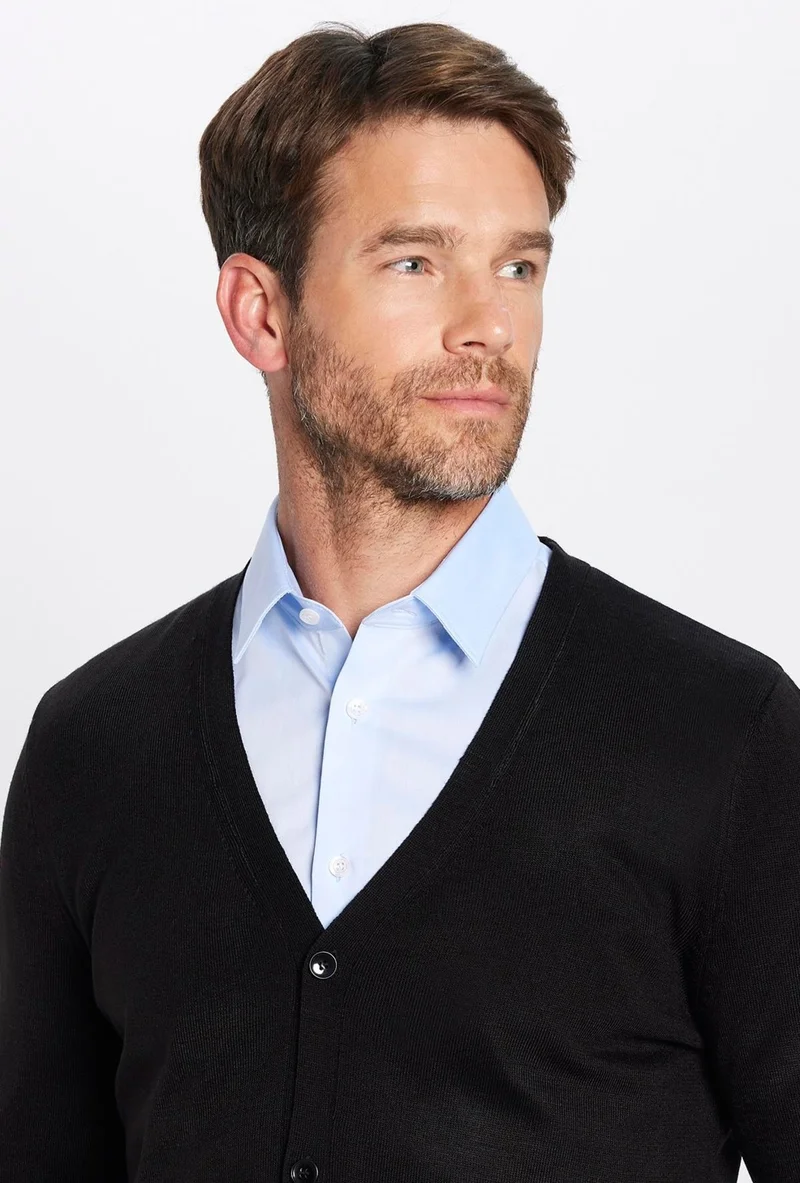Tudors Slim Fit Buttoned Plain Non-Pilling Soft Textured Men's Cardigan