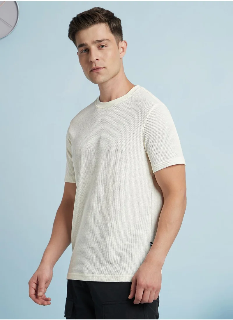 دينيس لينغو Men's Off White Cotton Blend Solid Regular Fit T-Shirt