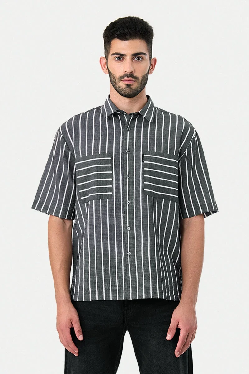 سنيتش قميص مخطط بجيوب مزدوجة بقصة صندوقية