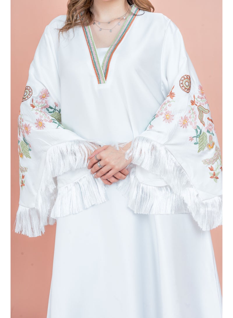 اكسا جلابية مطرزة بأكمام بتفاصيل لامعة أبيض - Image 2