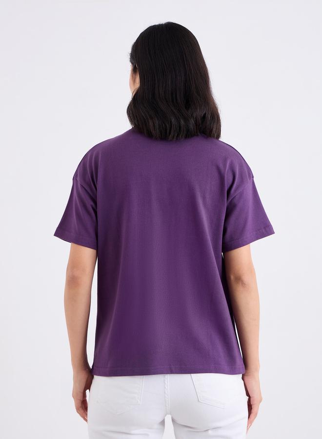 ستايلي تيشيرت بقصة بوكسي وتفاصيل مُطرزة - Image 4