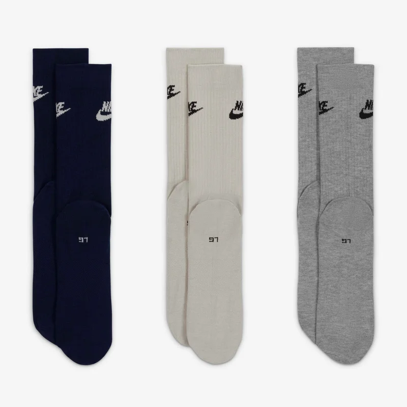 Nike Sportswear Everyday Essential Crew Socks (3 Pairs)