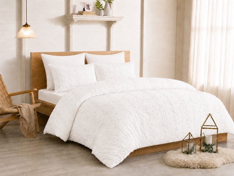 HOMETOPIA Luxury King Size 6-Piece Comforter Set 264×229 cm – Embossed Fabric, Ultra Soft & Breathable Fabric, Comfortable, All-Season Use, Premium Quality, Ideal for AC Rooms & Home Use in Saudi Arabia. - Image 3