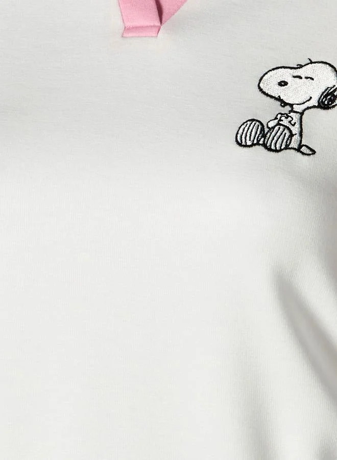 SP Characters T-shirt with Snoopy Embroidery