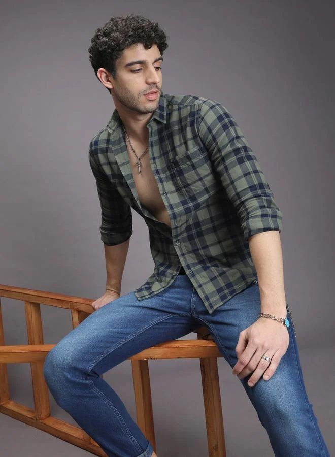 شركة المرآب الهندية قميص زيتوني بقصة ضيقة ونقشة مربعات