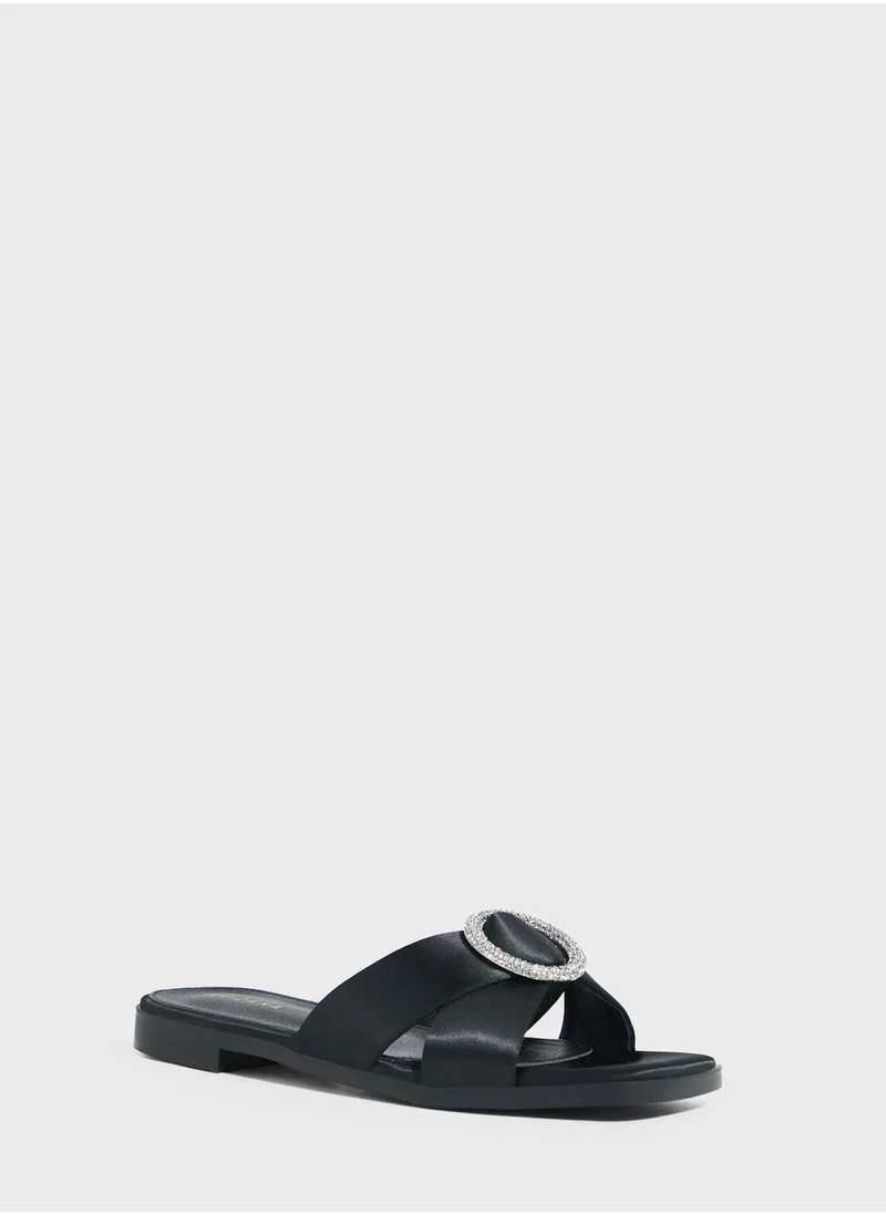 خزانة Encrusted Buckle Satin Flat Sandal