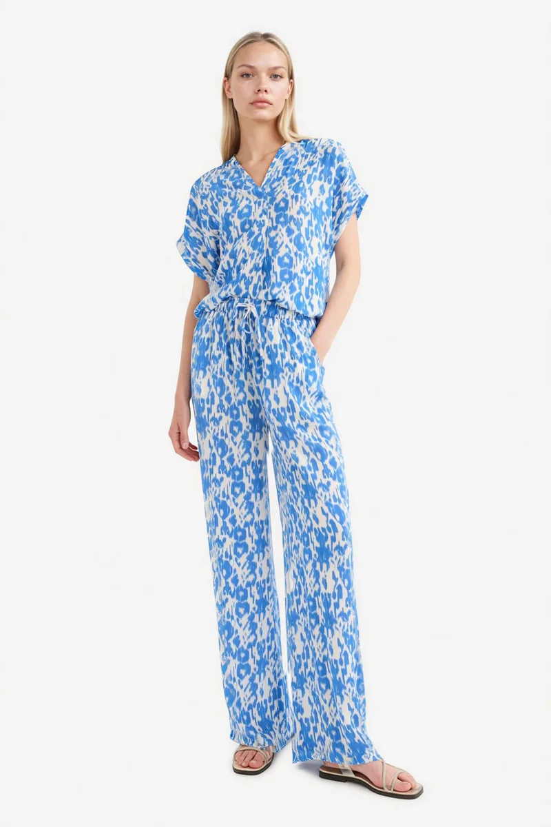 ديفاكتو Straight Fit Printed Trousers