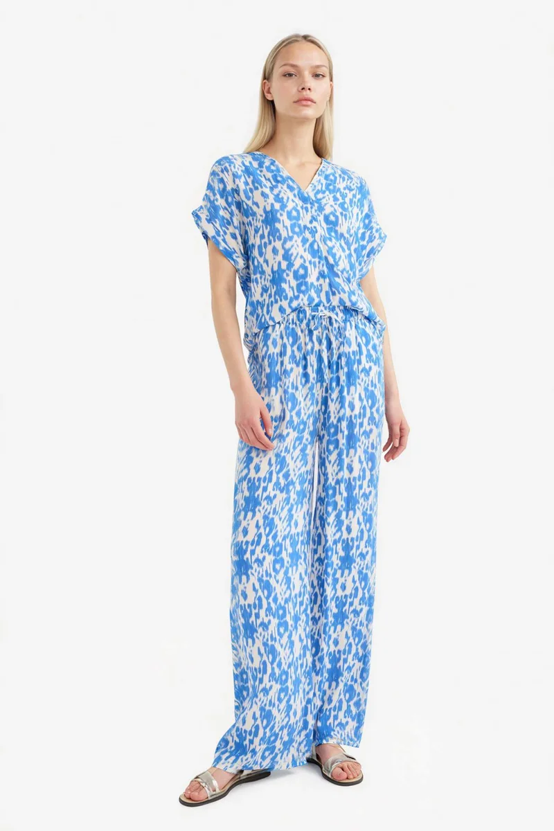 ديفاكتو Straight Fit Printed Trousers
