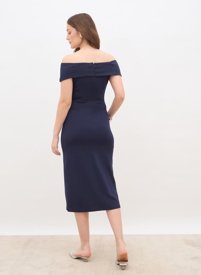 ستايلي فستان ميدي نسائي أزرق داكن مطرز بكتف مكشوف - Image 5