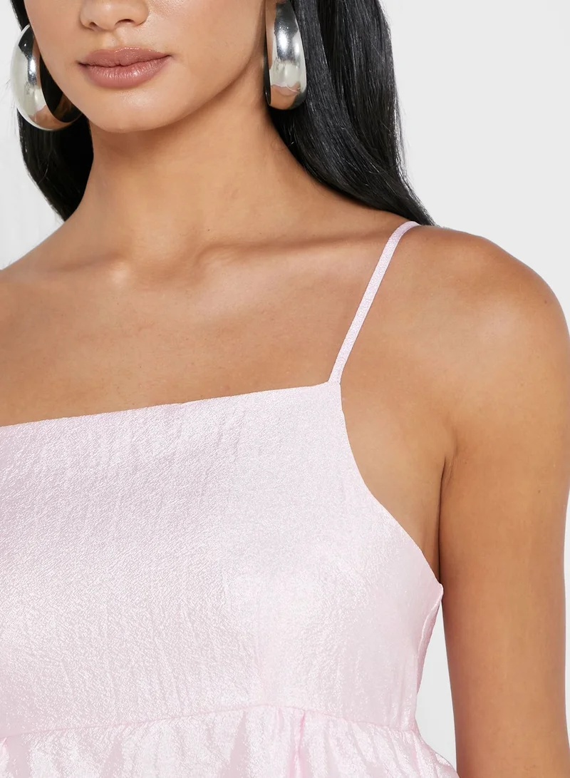 فيرو مودا فستان بكسرات وتنورة واسعة