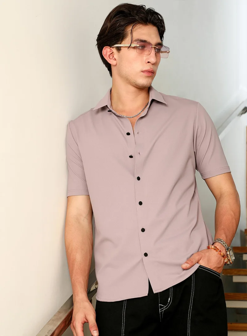 Campus Sutra Campus Sutra Men's Nude Beige Seamless Waffle-Knit Shirt | Slim Fit Short Sleeve Point Collar Solid Pattern | Premium Nylon Blend & Breathable Stretchable Fabric For Everyday Wear