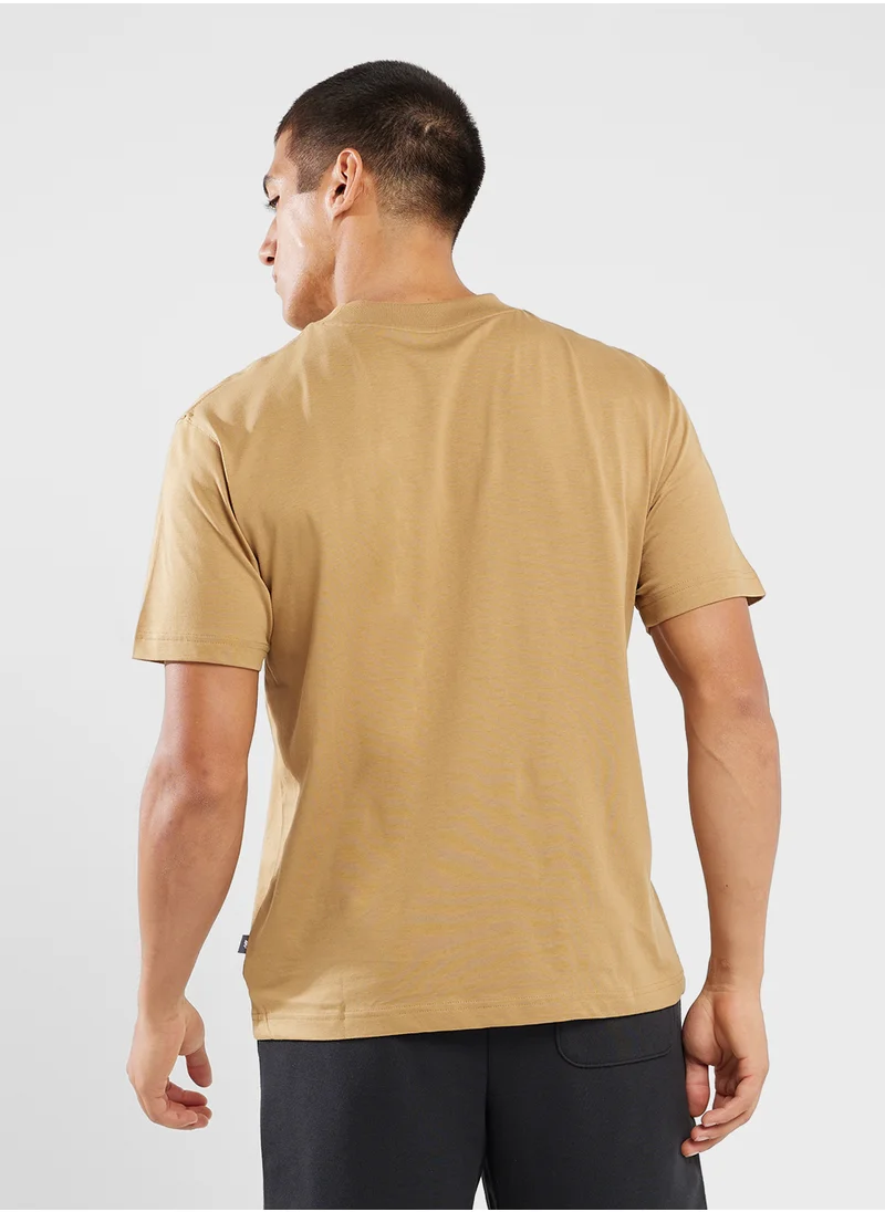 نيو بالانس Relaxed Linear T-Shirt