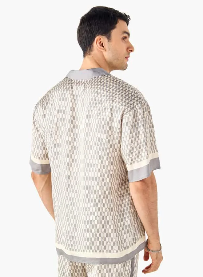 Emperor Emperor Printed Camp Collar Shirt with Short Sleeves