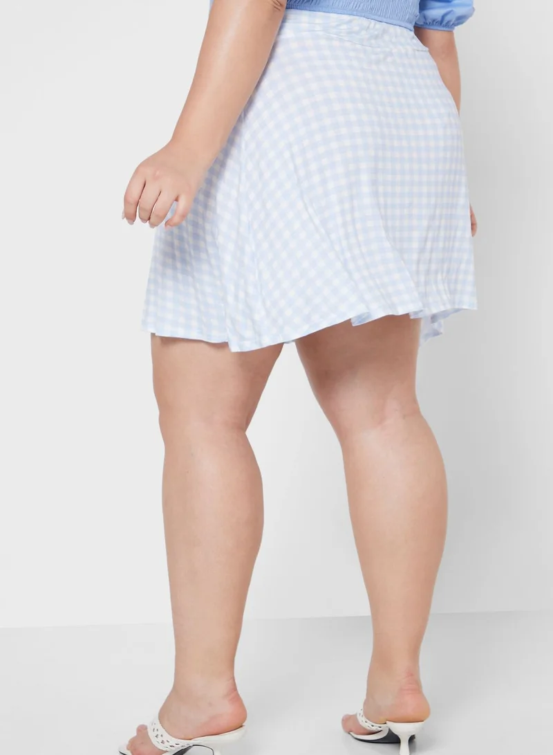 I Saw It First Curve Checked High Waist Skater Skirt
