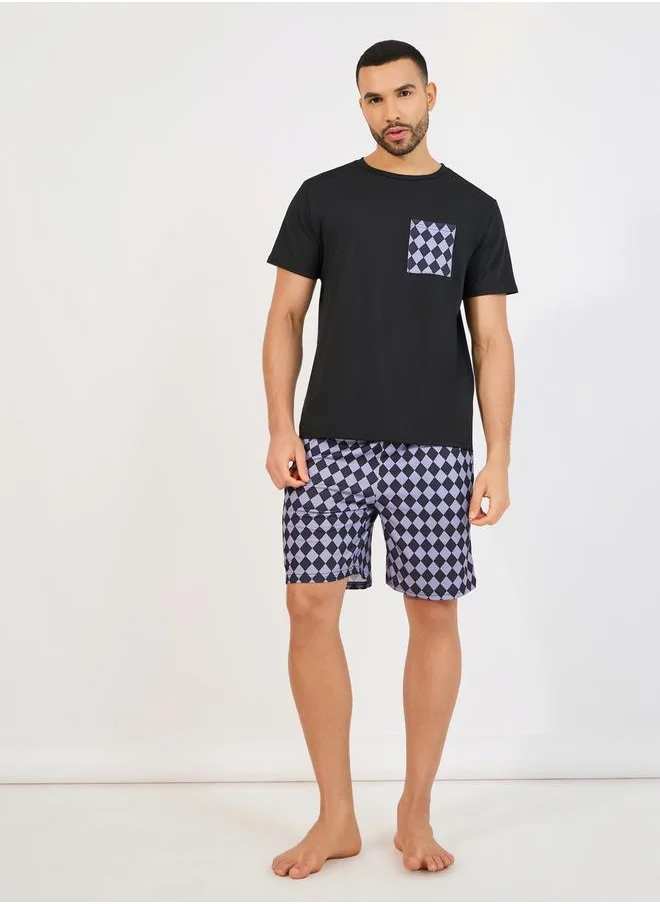 Styli Contrast Pocket T-Shirt & Printed Shorts Set