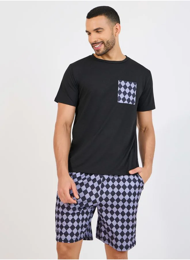 Styli Contrast Pocket T-Shirt & Printed Shorts Set