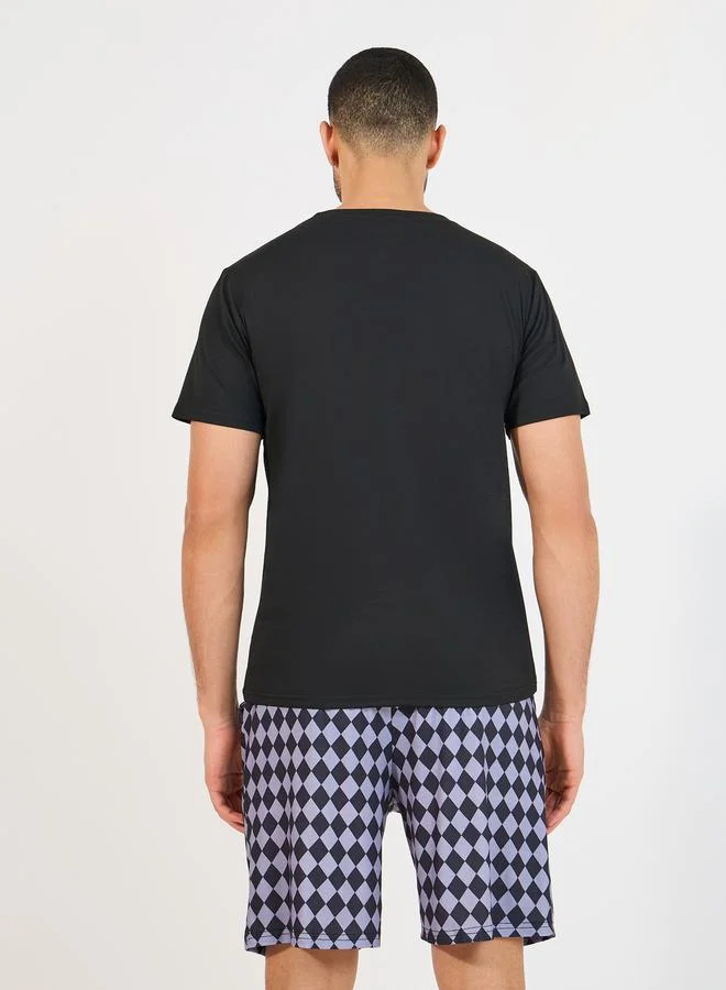 Styli Contrast Pocket T-Shirt & Printed Shorts Set