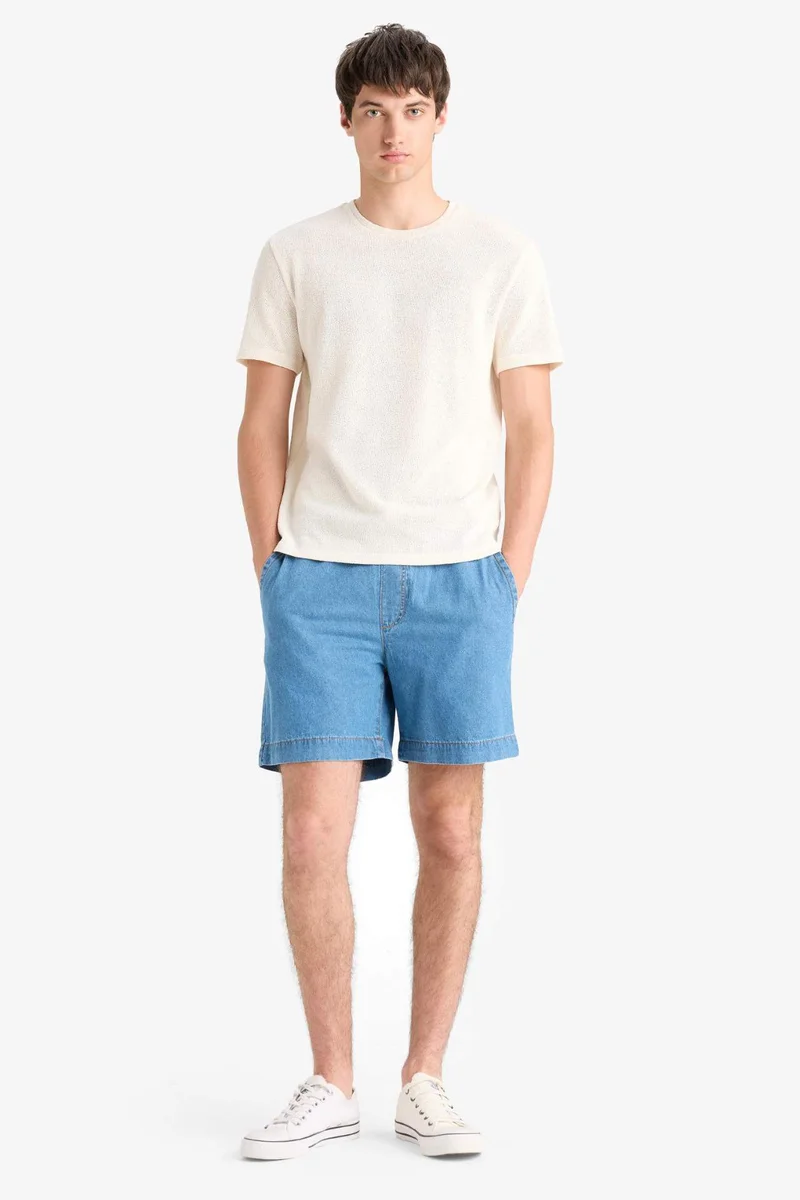 ديفاكتو Regular Fit Crew Neck Short Sleeve T-Shirt