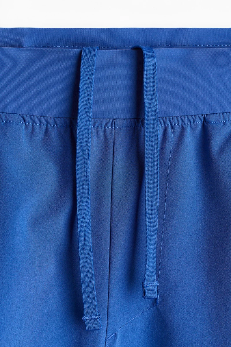 اتش اند ام Short running shorts with DryMove™