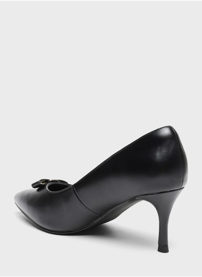 shoexpress Pointed Toe Pumps