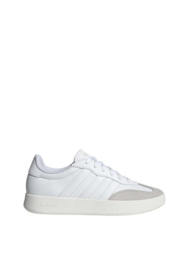 adidas أحذية رياضية بيضاء باريدا للرجال مقاس 6.5