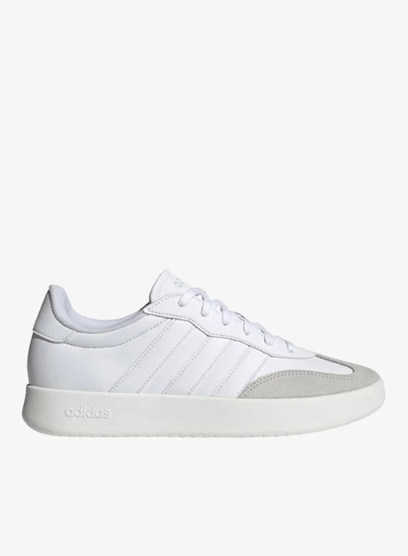 adidas أحذية رياضية بيضاء باريدا للرجال مقاس 6.5