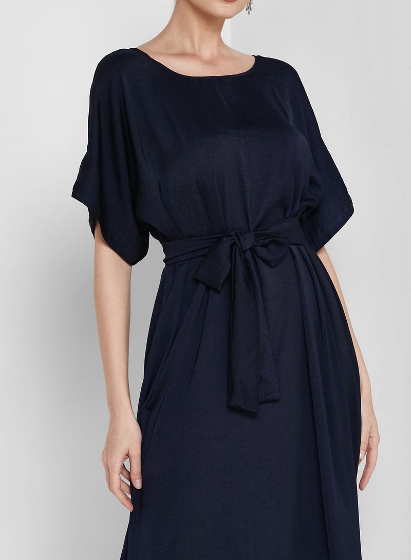 هيا كلوزيت فستان مزين بأحجار لامعة وحزام - Image 3