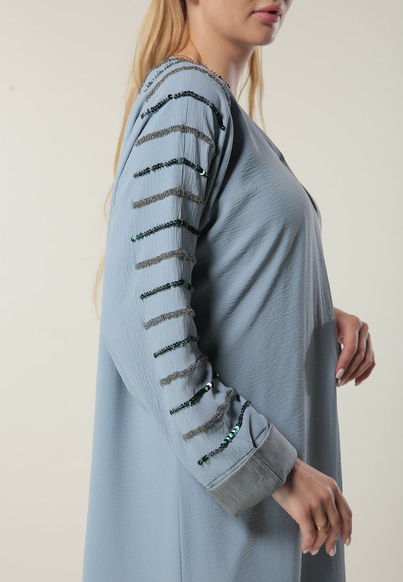 Moistreet Embroidered Open Abaya - Image 4