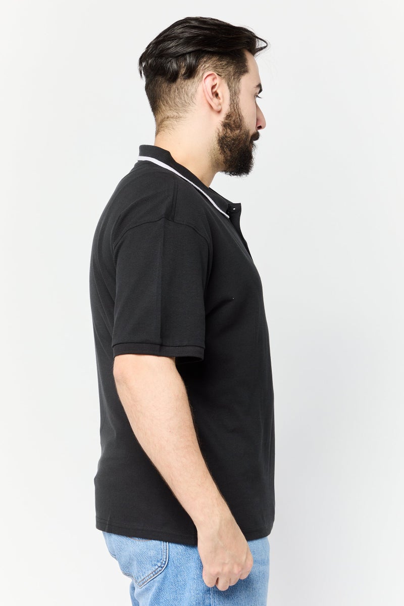 Paul Frank تي شيرت بولو بأكمام قصيرة للرجال بتصميم عادي مع شعار العلامة التجارية، أسود - Image 3