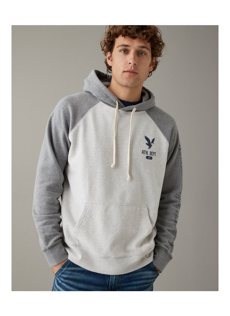 American Eagle - سترة بغطاء رأس راجلان برسومات فائقة النعومة من AE - Image 1